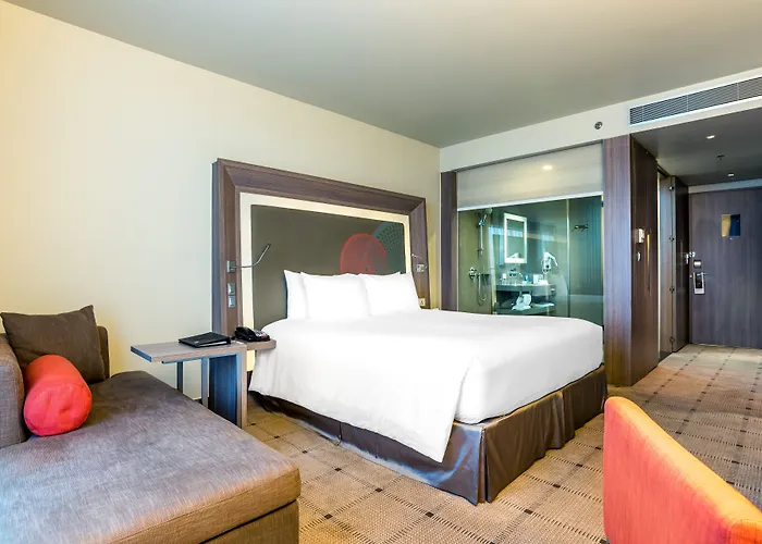 Novotel Platinum Pratunam Hotel 4*